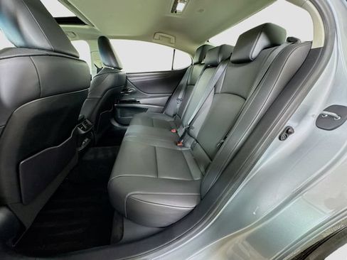Used 2023 Lexus ES 250 w/ Premium Package AWD/4WD image 27