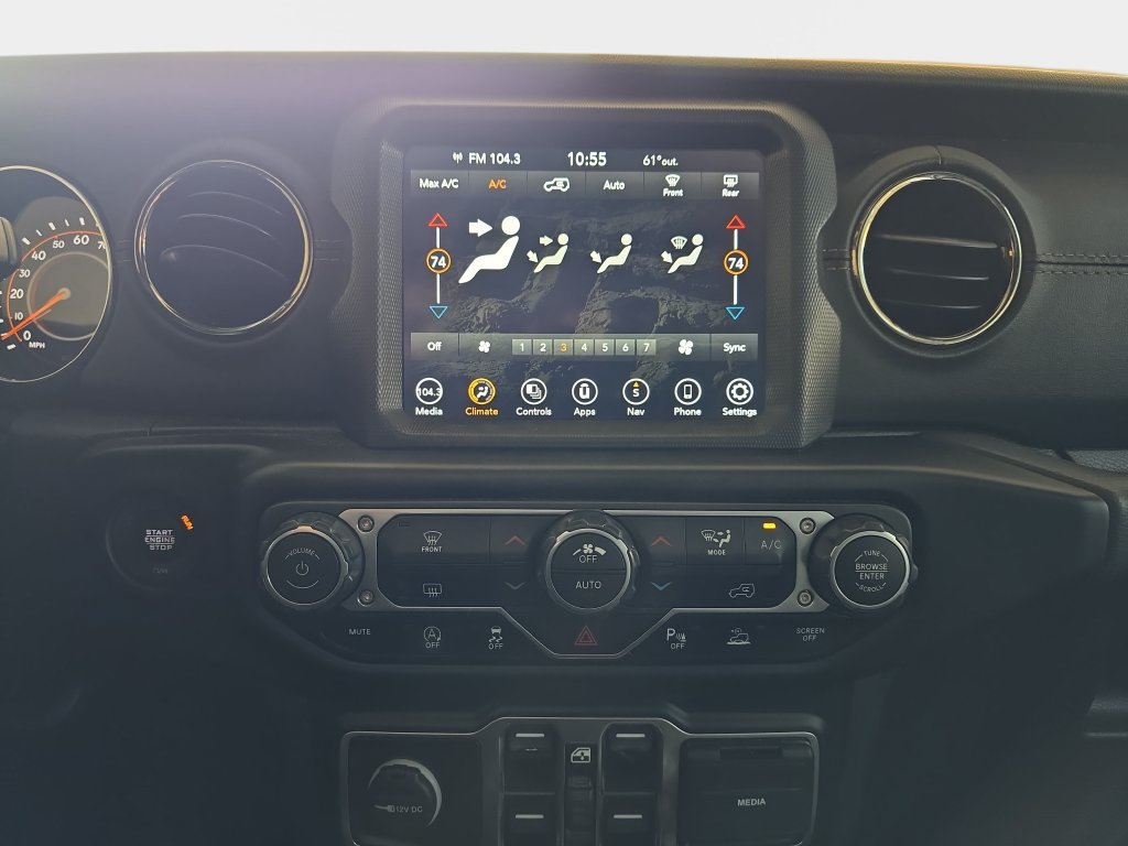 Used 2021 Jeep Wrangler Unlimited Sahara AWD/4WD image 21