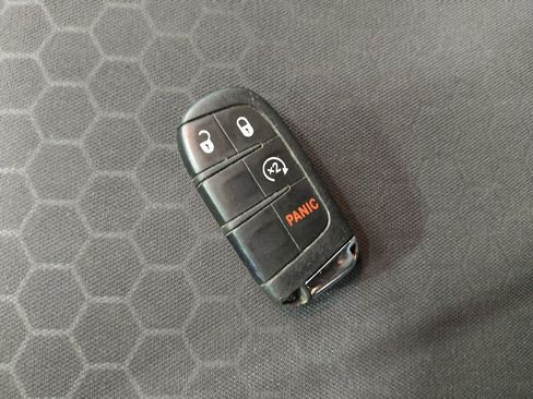 Used 2019 Jeep Compass Latitude w/ Safety & Security Group image 32