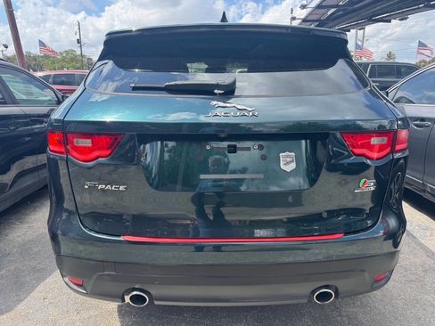 Used 2017 Jaguar F-PACE Prestige image 4