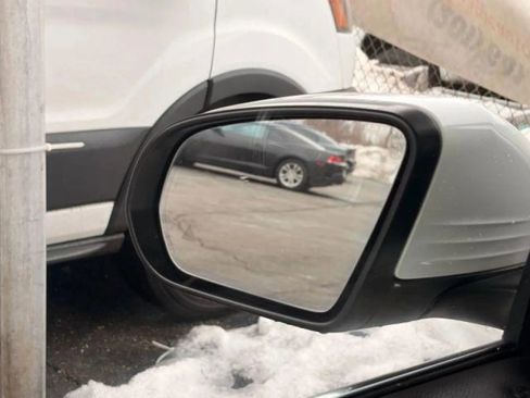 Used 2021 Mercedes-Benz GLB 250 4MATIC image 30
