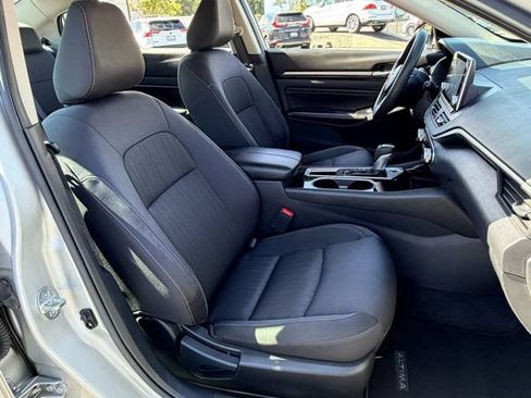 Used 2021 Nissan Altima 2.5 SV FWD image 16