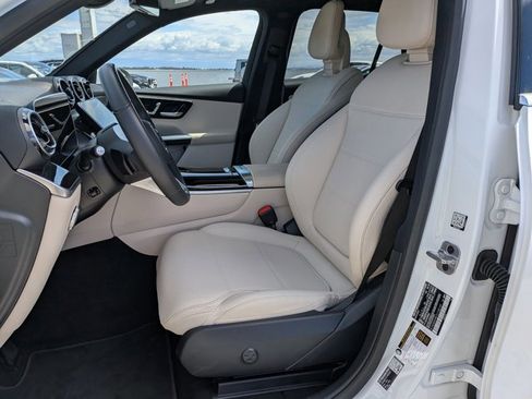 Used 2026 Mercedes-Benz GLC 300 4MATIC image 16