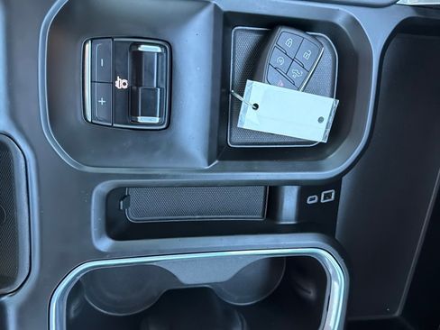 Used 2024 GMC Sierra 2500 Denali Ultimate image 36