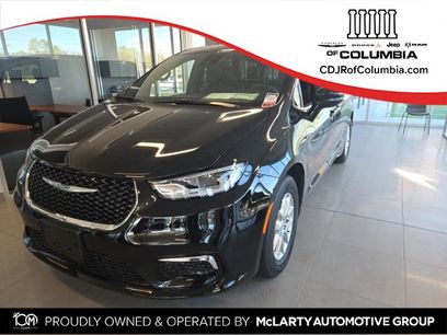 New 2026 Chrysler Pacifica Select