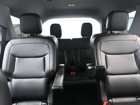 Used 2023 Ford Explorer XLT w/ Equipment Group 202A AWD/4WD image 33