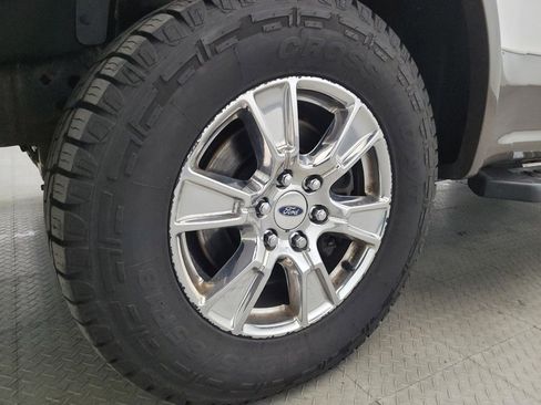 Used 2015 Ford F150 Lariat image 31