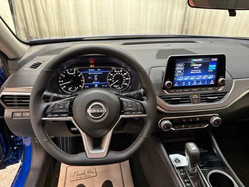 New 2025 Nissan Altima 2.5 SR image 3