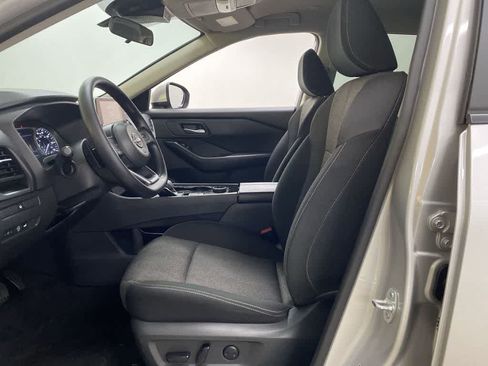 Used 2024 Nissan Rogue SV image 13