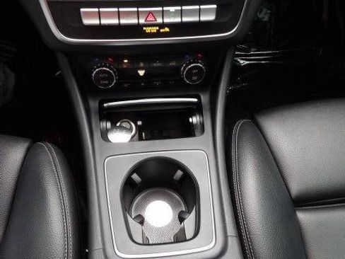 Used 2018 Mercedes-Benz GLA 250 image 14