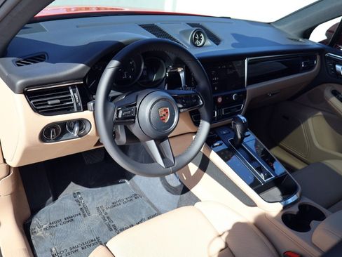New 2026 Porsche Macan image 4