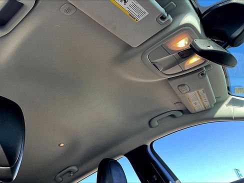 Used 2023 Jeep Cherokee Altitude Lux image 22