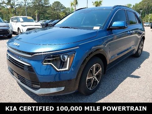 Certified 2025 Kia Niro FWD image 1