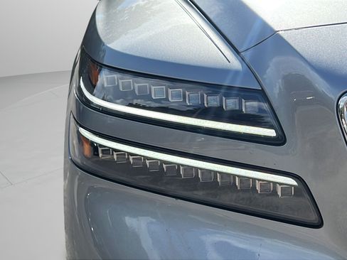 Used 2025 Genesis GV80 2.5T Prestige AWD/4WD image 25