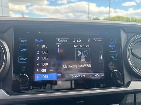 Used 2019 Toyota Tacoma TRD Sport w/ Technology Package AWD/4WD image 17