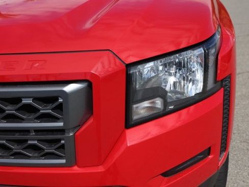 Used 2023 Nissan Frontier SV image 10