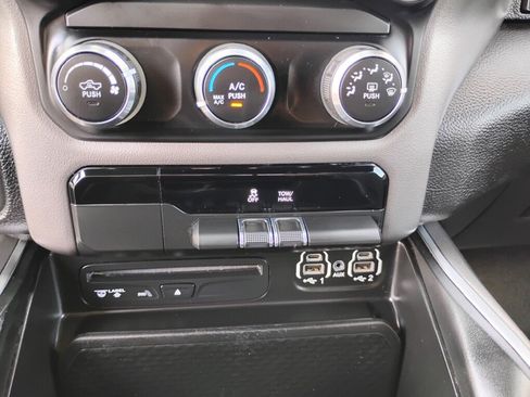 Used 2019 RAM 1500 Big Horn AWD/4WD image 19