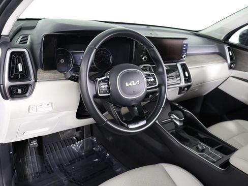 Used 2023 Kia Sorento S w/ Panoramic Sunroof Package AWD/4WD image 29