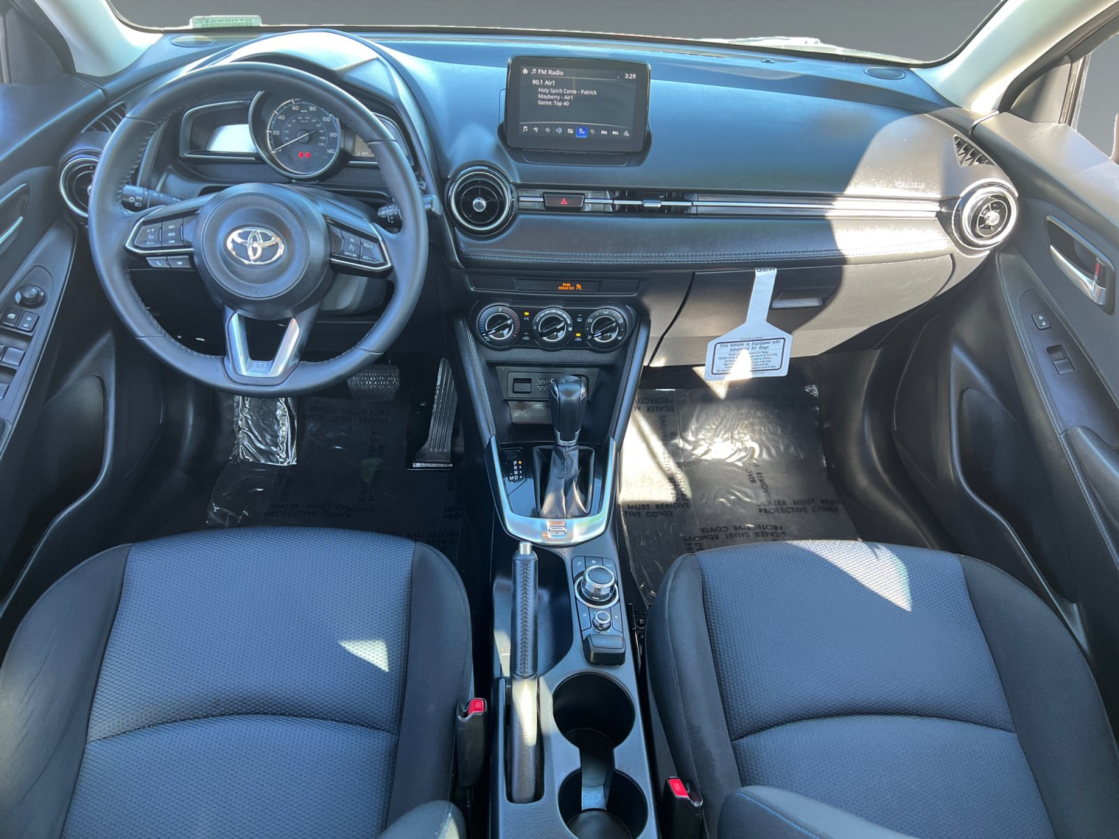 Used 2020 Toyota Yaris L FWD image 10