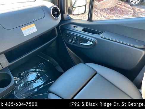 Used 2026 Mercedes-Benz Sprinter 2500 image 10