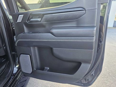 Used 2022 GMC Sierra 1500 AT4X image 23