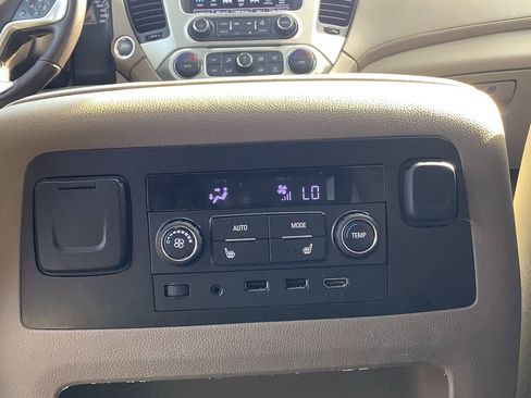 Used 2018 GMC Yukon XL SLT w/ Open Road Package image 15