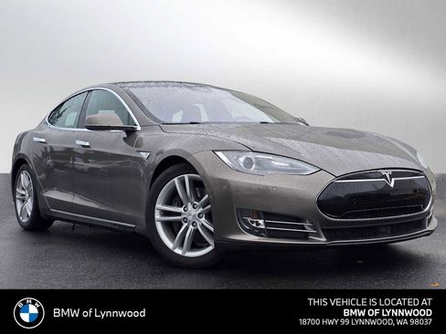 Used 2015 Tesla Model S 70D image 1