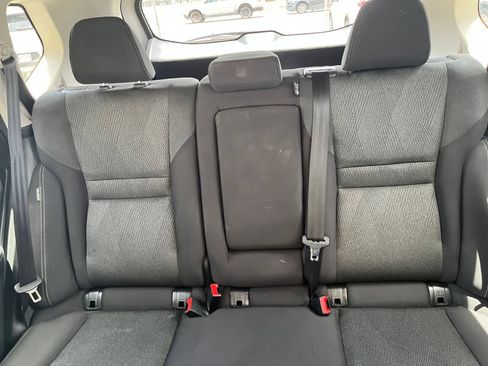 Used 2025 Nissan Rogue SV FWD image 38