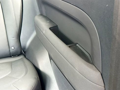Used 2023 Land Rover Defender 90 SE AWD/4WD image 28