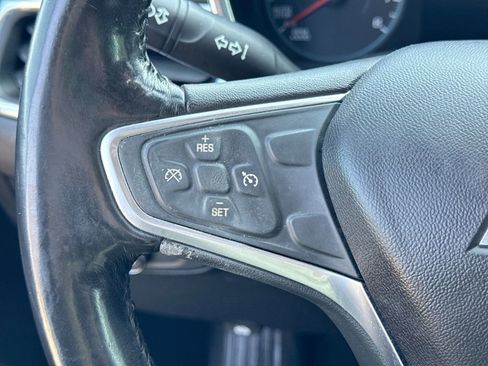 Used 2018 Chevrolet Equinox LT image 24