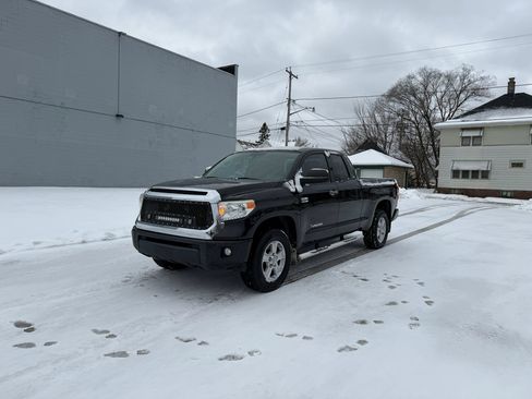 Used 2016 Toyota Tundra SR5 image 3