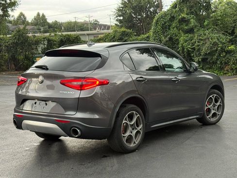 Used 2018 Alfa Romeo Stelvio Sport w/ Quick Order Package 22J Sport AWD/4WD image 4