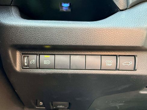 Used 2024 Toyota RAV4 XSE AWD/4WD image 18