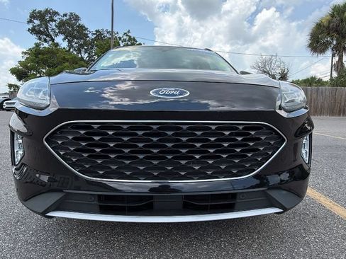 Certified 2022 Ford Escape Titanium FWD image 11