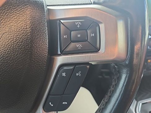 Used 2018 Ford F150 Platinum w/ Equipment Group 701A Luxury image 17