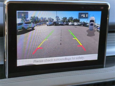 Used 2020 Lincoln Corsair Standard w/ Equipment Group 101A image 18