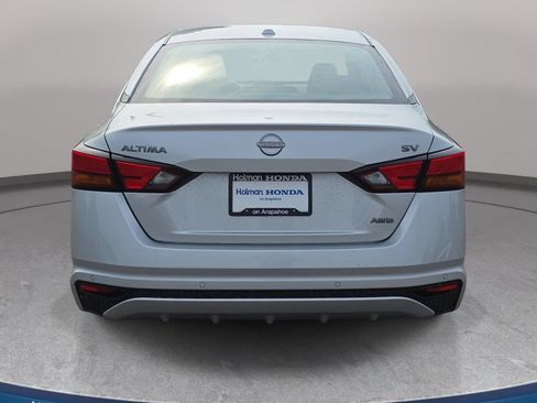 Used 2024 Nissan Altima 2.5 SV AWD/4WD image 7