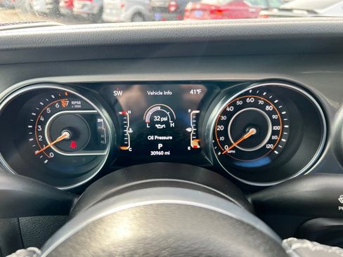 Used 2023 Jeep Gladiator Overland image 18