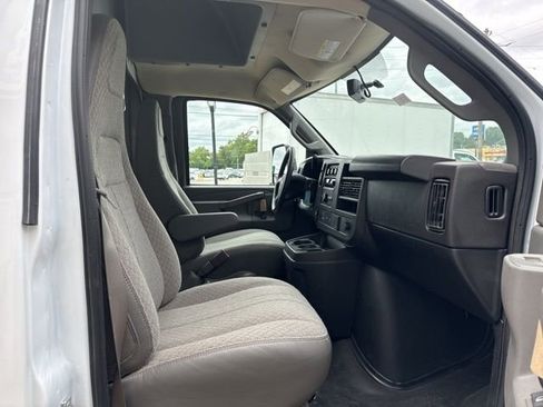 New 2025 Chevrolet Express 3500 RWD image 23