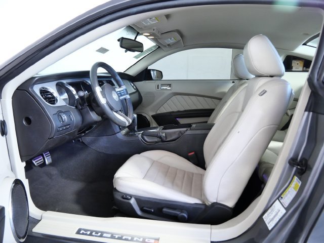 Used 2010 Ford Mustang Coupe RWD image 13