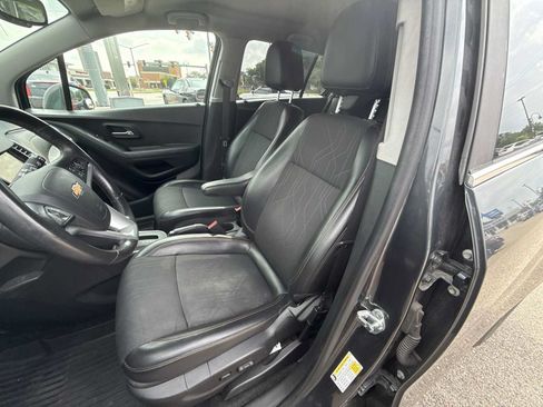 Certified 2018 Chevrolet Trax LT w/ LT Convenience Package FWD image 18