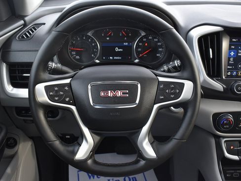 Used 2024 GMC Terrain SLT w/ Tech Package image 19