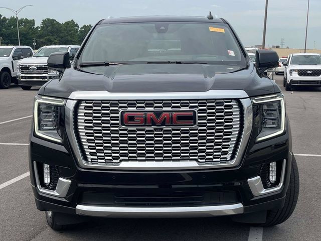 Used 2021 GMC Yukon Denali w/ Denali Premium Package AWD/4WD image 9