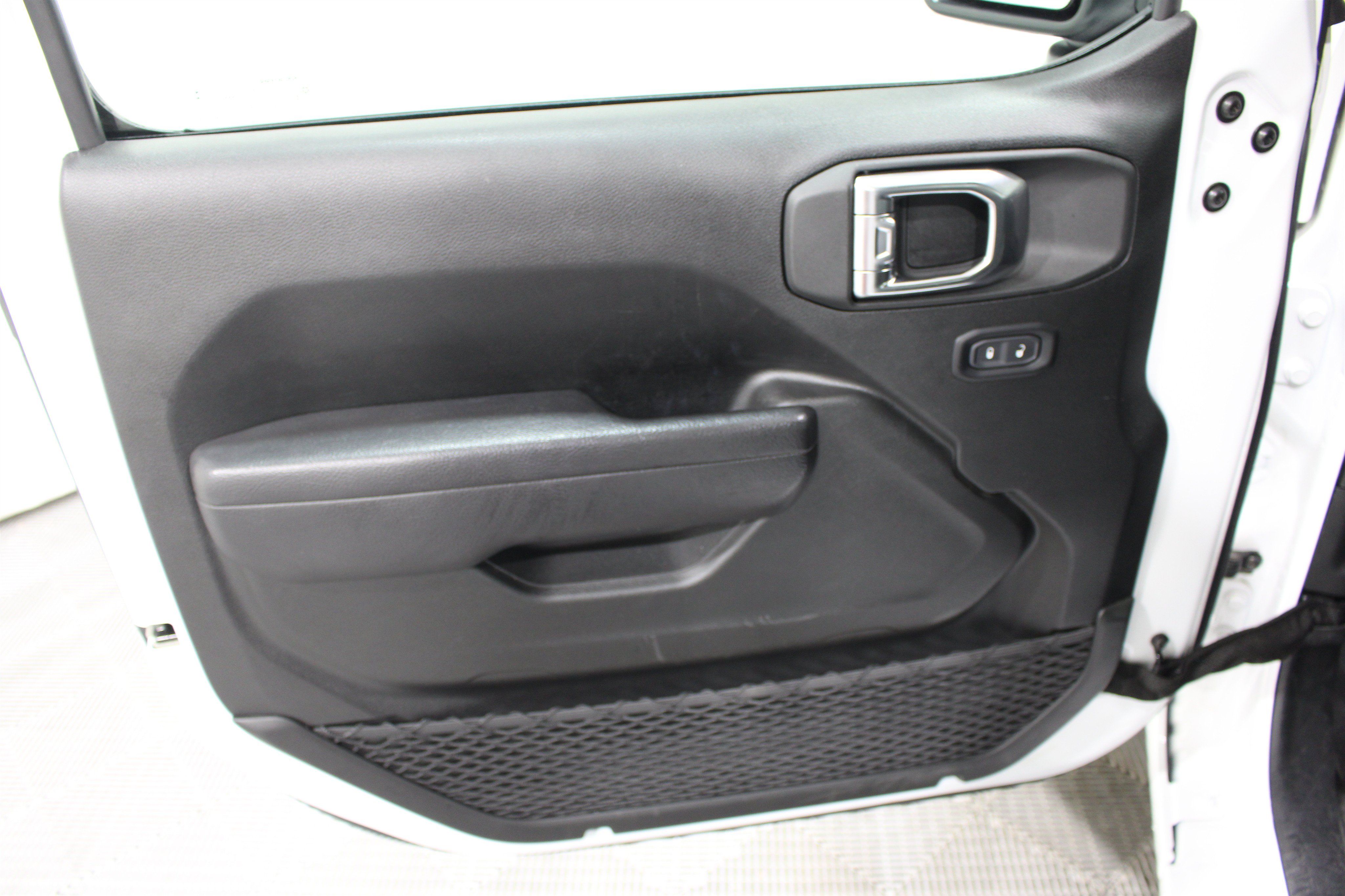 Used 2025 Jeep Gladiator Sport AWD/4WD image 6