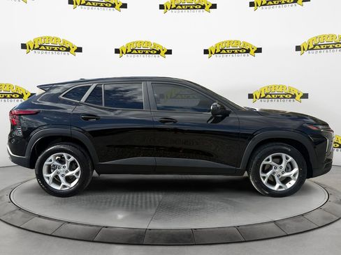 Used 2024 Chevrolet Trax LS w/ LS Convenience Package image 6