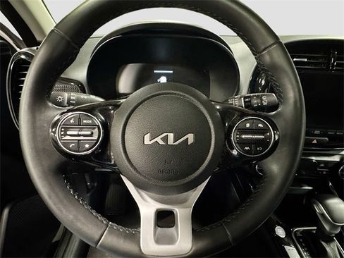 Used 2023 Kia Soul EX image 11