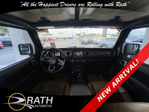 Used 2020 Jeep Gladiator Rubicon w/ Dual Top Group AWD/4WD image 18