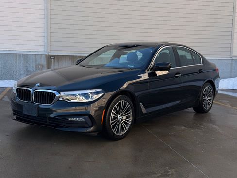 Used 2017 BMW 530i xDrive w/ Premium Package image 3