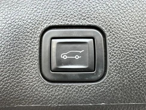 Used 2015 Cadillac SRX Luxury w/ Driver Awareness Package image 48