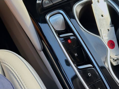 Used 2023 Buick Envision Avenir image 16